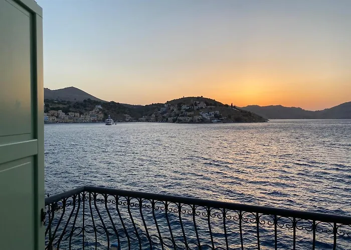 Sea Stars ,villas Danezis Βίλα Σύμη